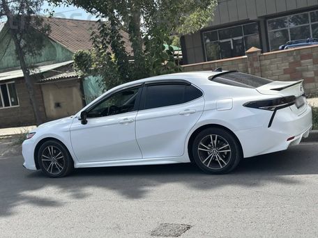 Toyota Camry, 2019 — 照片 2