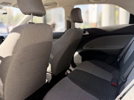 Kia Soluto, 2025 — photo 4