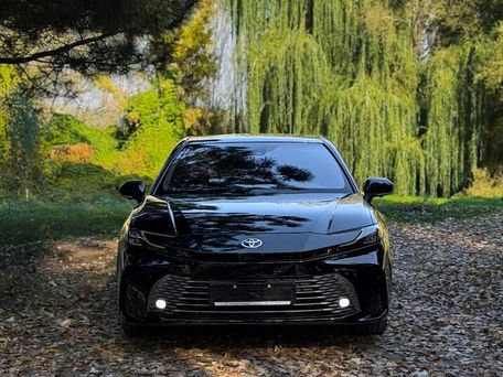 Toyota Camry, 2025 — 照片 2