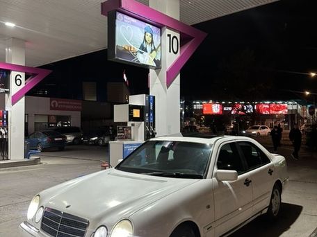 Mercedes-Benz E-Класс, 1998 — сүрөт 2