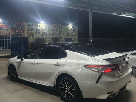 Toyota Camry, 2018 — 照片 8
