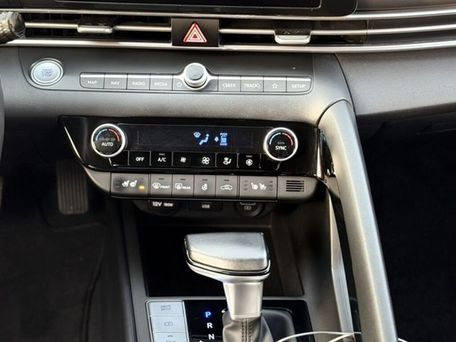 Hyundai Elantra, 2022 — photo 13