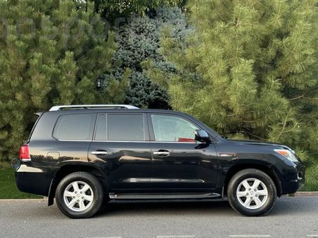 Lexus LX, 2011 — 照片 3