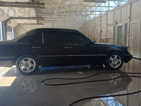 Mercedes-Benz E-Класс, 1993 — фото 4