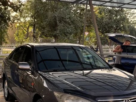 Toyota Camry, 2004
