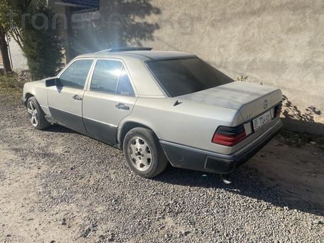 Mercedes-Benz W124, 1990 — photo 4