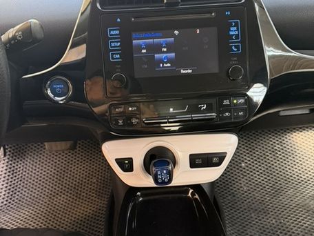 Toyota Prius, 2018 — фото 11