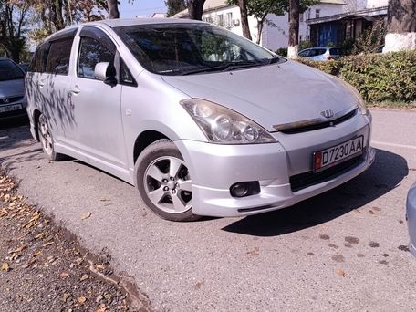 Toyota Wish, 2003 — сүрөт 1