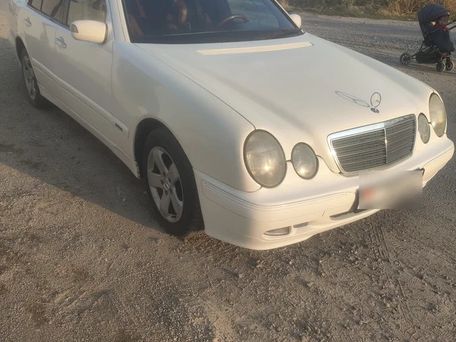 Mercedes-Benz E-Класс, 2000 — 照片 2
