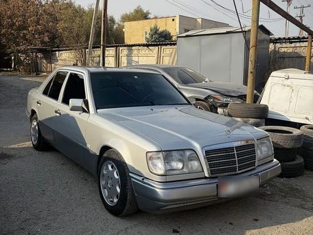 Mercedes-Benz E-Class, 1994 — photo 10