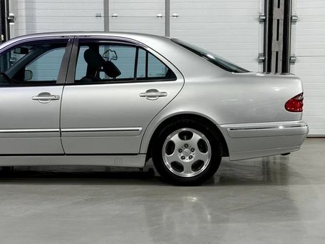 Mercedes-Benz E-Класс, 2001 — 照片 3