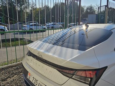 Hyundai Elantra, 2024 — 照片 2