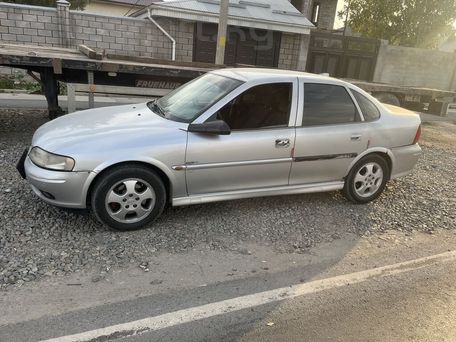 Opel Vectra, 1999 — 照片 2