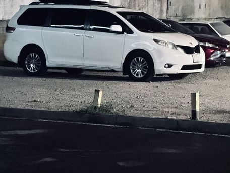 Toyota Sienna, 2011 — 照片 1