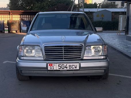 Mercedes-Benz W124, 1993 — photo 1