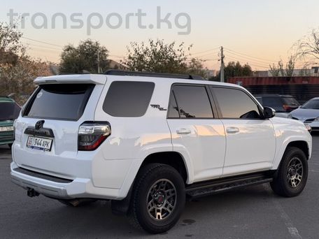 Toyota 4Runner, 2020 — photo 8