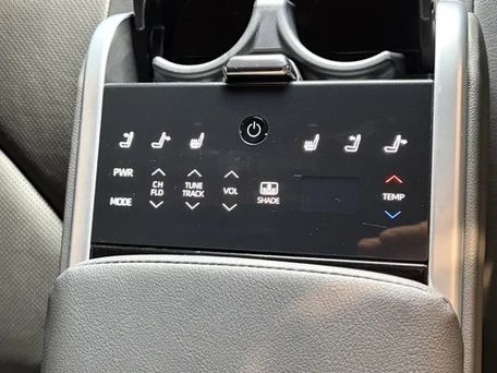 Toyota Camry, 2018 — фото 12