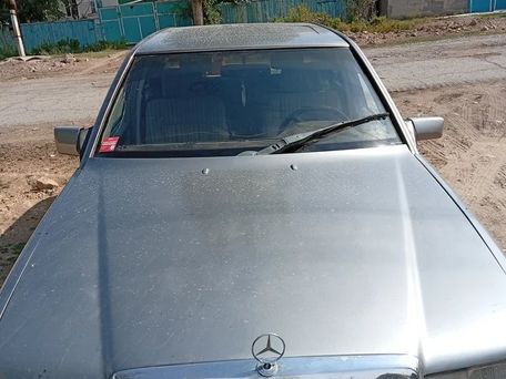 Mercedes-Benz W124, 1990 — 照片 2