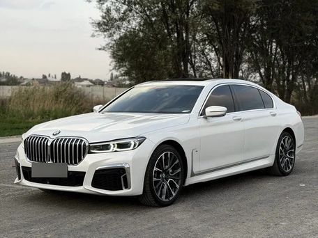 BMW 7 серии, 2022