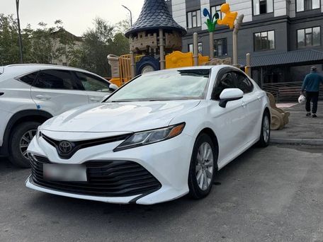 Toyota Camry, 2018 — фото 1