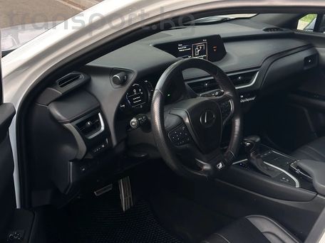 Lexus UX, 2019 — photo 10
