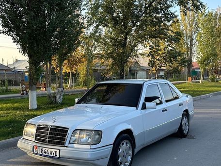 Mercedes-Benz E-Класс, 1993 — 照片 1