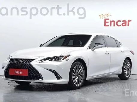 Lexus ES, 2022