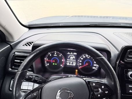 SsangYong Tivoli, 2019 — photo 9