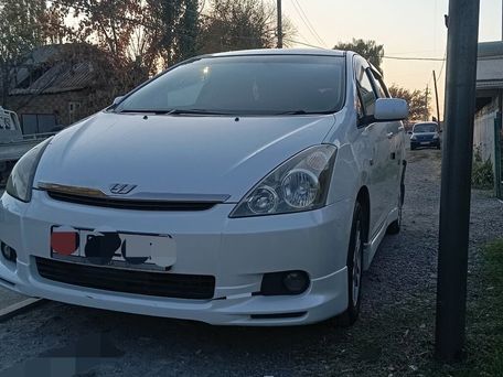Toyota Wish, 2003 — photo 2