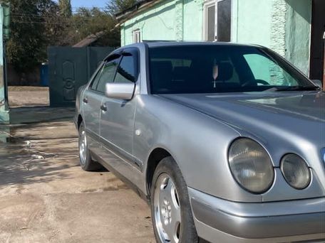 Mercedes-Benz E-Class, 1996 — photo 3