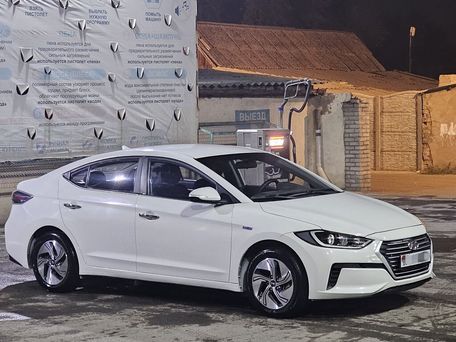 Hyundai Elantra, 2020 — photo 2