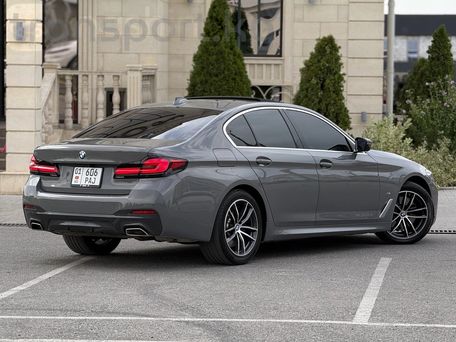 BMW 5 серии, 2022 — 照片 5