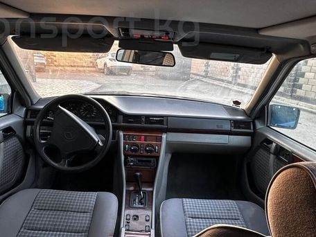 Mercedes-Benz W124, 1993 — photo 8