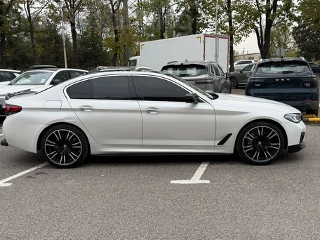 BMW 5 серии, 2018 — 照片 5