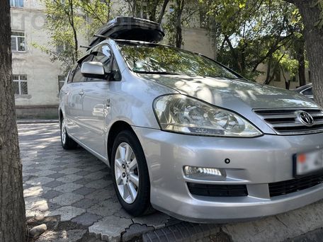 Toyota Avensis Verso, 2004 — 照片 6