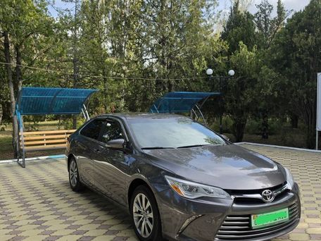 Toyota Camry, 2017 — 照片 2