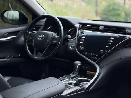 Toyota Camry, 2019 — 照片 5