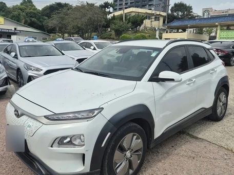 Hyundai Kona, 2023 — фото 1