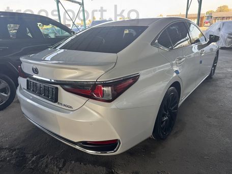 Lexus ES, 2020 — 照片 2