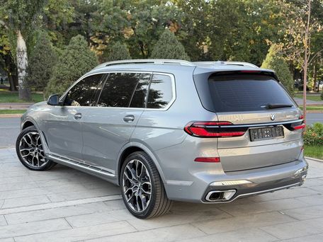 BMW X7, 2023 — photo 8