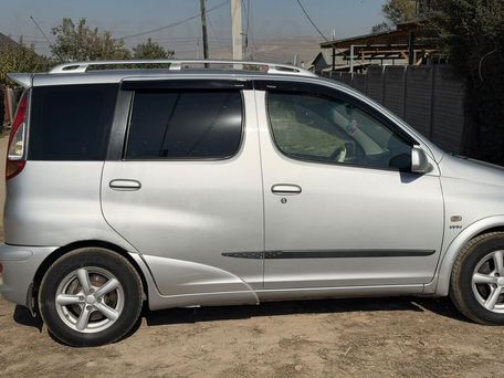 Toyota Yaris Verso, 2004 — 照片 5