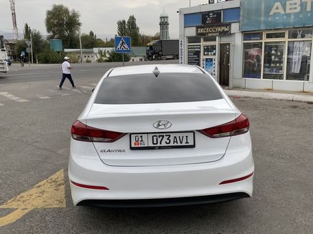 Hyundai Elantra, 2017 — 照片 2