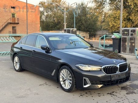 BMW 5 серии, 2021 — 照片 3