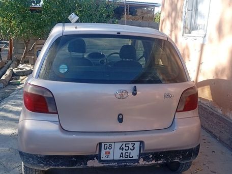 Toyota Vitz, 2000 — 照片 1