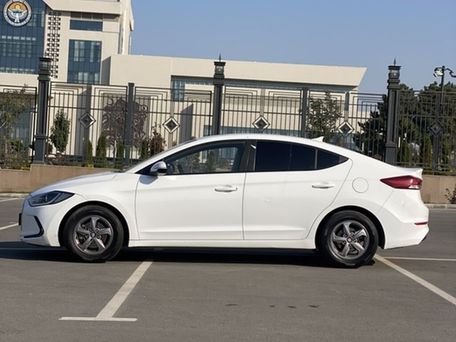 Hyundai Avante, 2018 — 照片 3