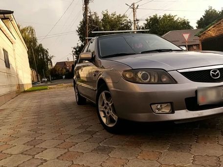 Mazda 323, 2002