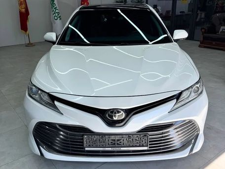 Toyota Camry, 2018 — фото 1