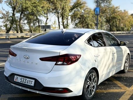 Hyundai Avante, 2018 — 照片 2