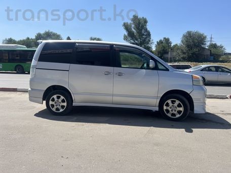 Toyota Voxy, 2004 — сүрөт 2