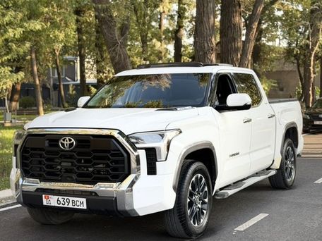 Toyota Tundra, 2023 — 照片 1